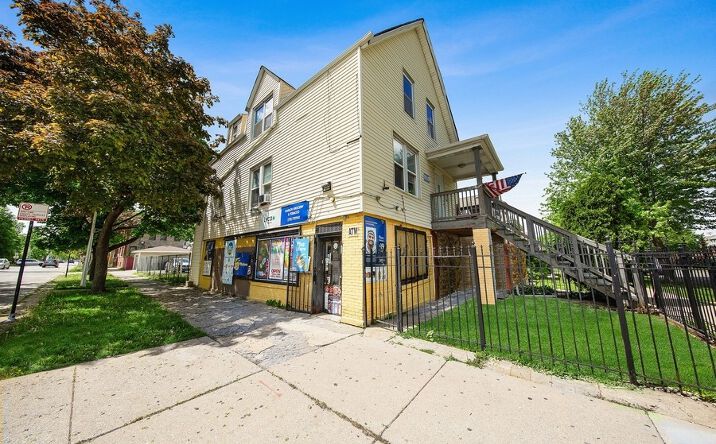 image of property at 2200 N KARLOV AVE Chicago IL 60639-3772