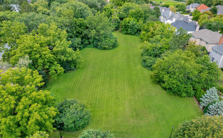 Pictures of Land property located at 5725 S Wilmette Avenue, Westmont, IL 60559 for sales - image #1