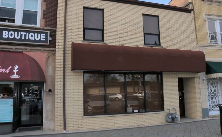 image of property at 14 W CONTI PKWY Elmwood Park IL 60707-4505