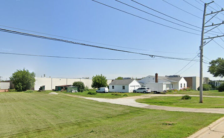 Pictures of Land, Industrial, Office property located at 1033 S Wheeling Road, Wheeling, IL 60090 for sales - image #1