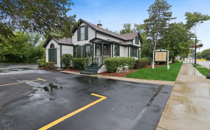 Pictures of Office, Retail property located at 438 N Hough Street, Barrington, IL 60010 for sales - image #1