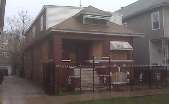 image of property at 8743 S MARQUETTE AVE Chicago IL 60617-2419