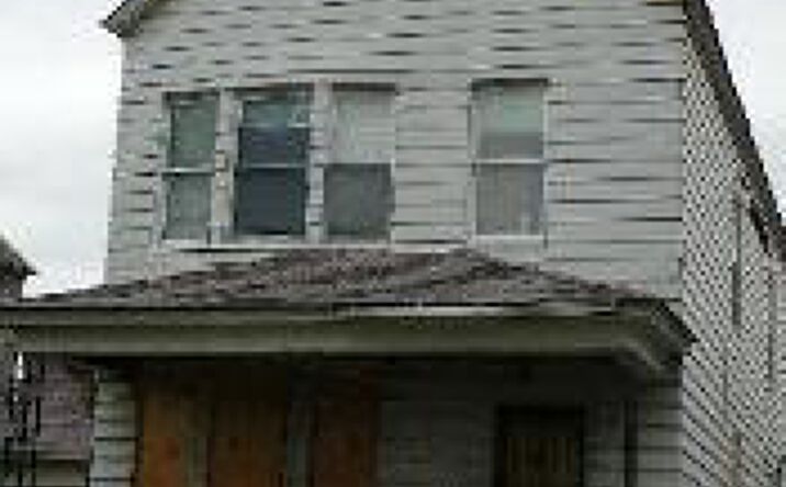 image of property at 8632 S MUSKEGON AVE Chicago IL 60617-3125
