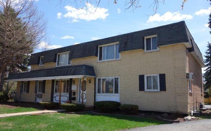 image of property at 7511 COUNTRY LN Darien IL 60561-4613