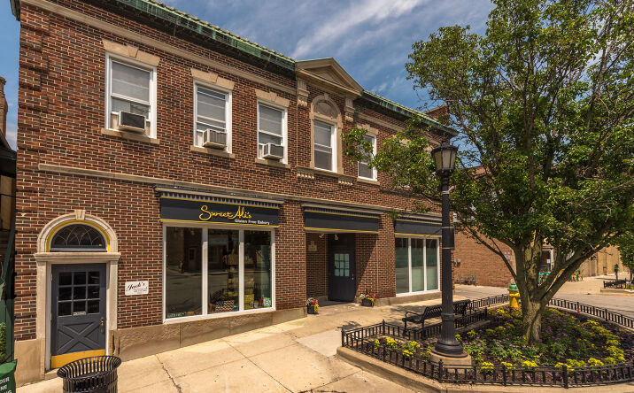image of property at 13 W 1ST ST Hinsdale IL 60521-4075