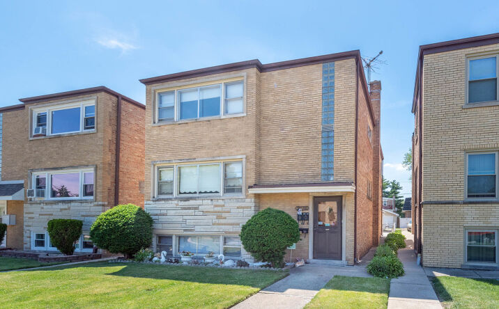image of property at 2442 N 78TH CT APT 1 Elmwood Park IL 60707-2454