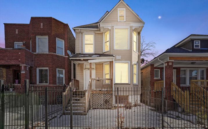 Pictures of Multifamily property located at 6619 S Maryland Avenue, Chicago, IL 60637 for sales - image #1