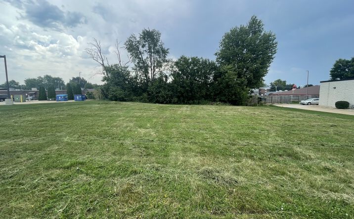 Pictures of Land property located at 2419 Maloney Drive, Bloomington, IL 61704 for sales - image #1
