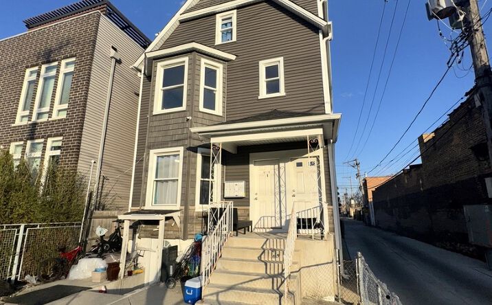 Pictures of Multifamily property located at 5015 N Kimberly Avenue, Chicago, IL 60630 for sales - image #1