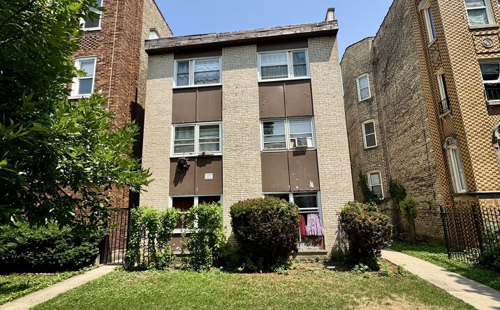 Pictures of Multifamily property located at 6235 N Mozart Street, Chicago, IL 60659 for sales - image #1