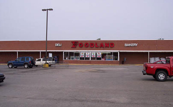 Pictures of Retail property located at 803 Main Street, Oak Hill, WV 25901 for sales - image #1