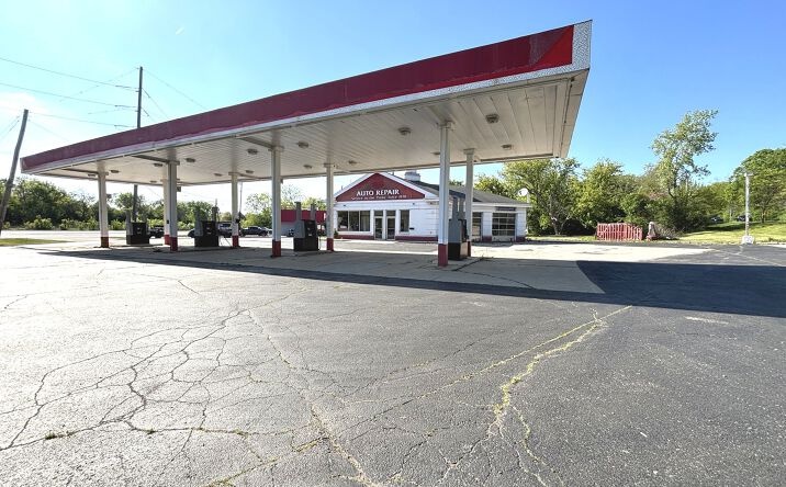 Pictures of Business for Sale, Retail property located at 1205 N Northwest Highway, Palatine, IL 60074 for sales - image #1
