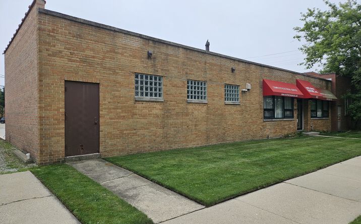 Pictures of Industrial, Office property located at 8107 Ridgeway Avenue N, Skokie, IL 60076 for sales - image #1
