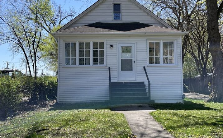 Pictures of Multifamily property located at 1735 Jefferson Avenue, Glenview, IL 60025 for sales - image #1
