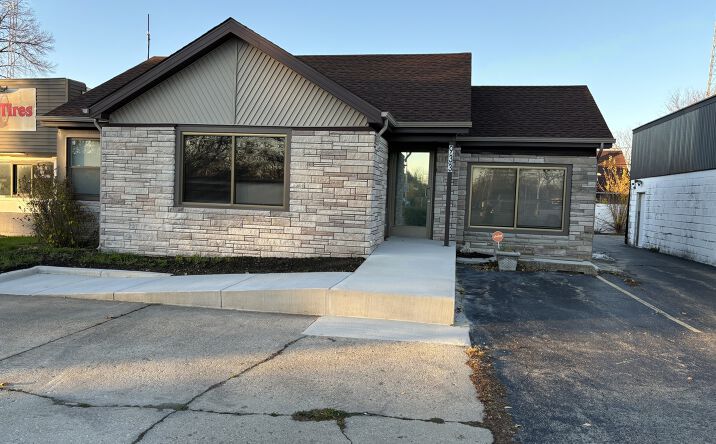 Pictures of Mixed Use property located at 933 W Jefferson Street, Joliet, IL 60435 for sales - image #1