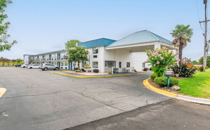 Pictures of Hospitality property located at 962 Riverview Rd, Rock Hill, SC 29730 for sales - image #1