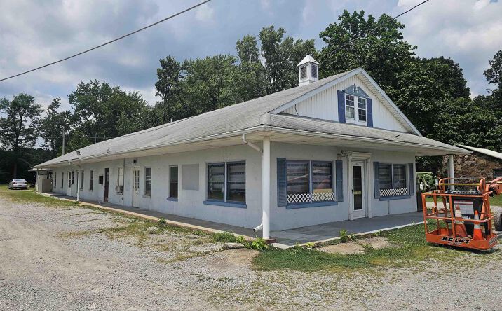 Pictures of Multifamily, Retail property located at 1531 E 5TH Street, Metropolis, IL 62960 for sales - image #1