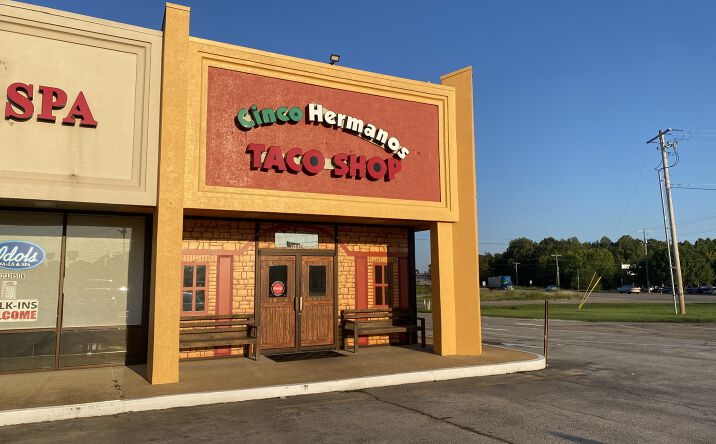 Pictures of Retail property located at 1901 S Harper Rd, Corinth, MS 38834 for sales - image #1