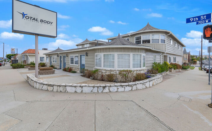 Pictures of Multifamily property located at 918 S Cabrillo Ave, Los Angeles, CA 90731 for sales - image #1