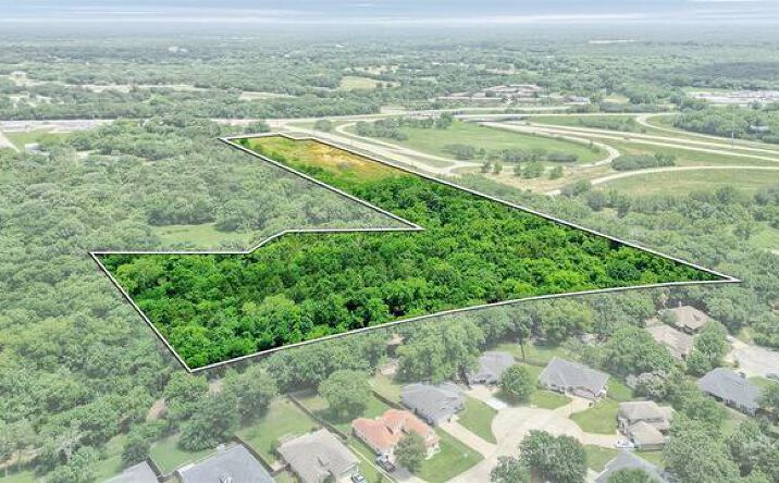 Pictures of Retail, Land, Self Storage property located at 1401 Flowers Dr, Denison, TX 75020 for sales - image #1