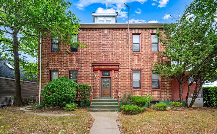 Pictures of Multifamily property located at 137-06 Bedell Street, New York, NY 11413 for sales - image #1