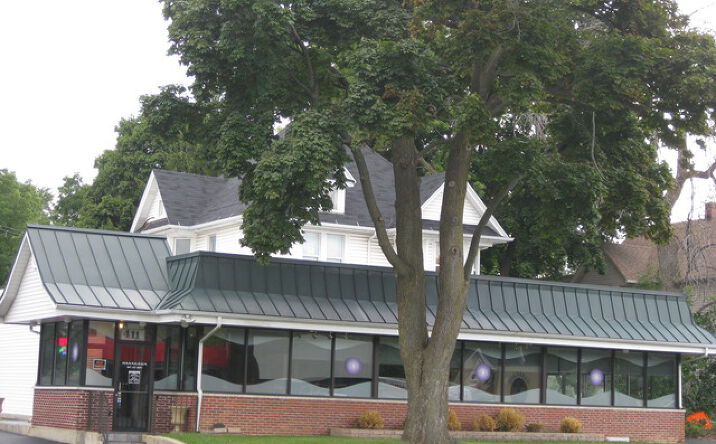 image of property at 411 S MILWAUKEE AVE Libertyville IL 60048-2820