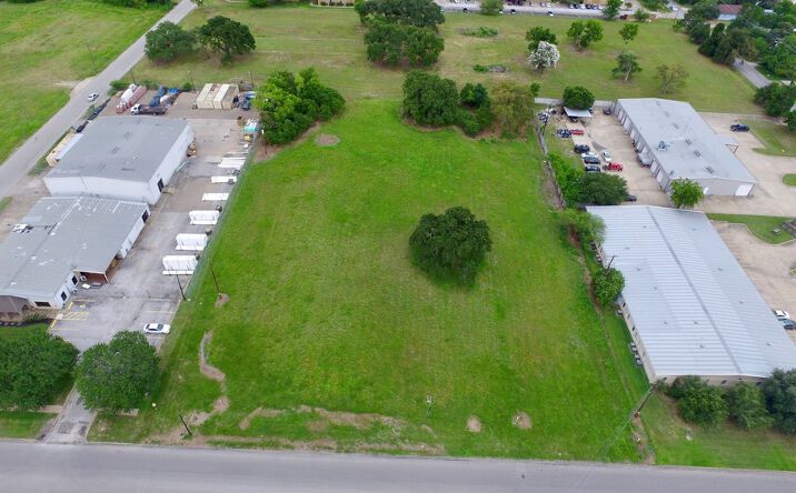 Pictures of Land property located at 2402 Osborn Ln, Bryan, TX 77803 for sales - image #1