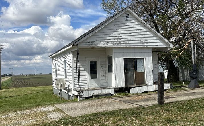 Pictures of Mixed Use property located at 4499 N 3200 East Road, Arrowsmith, IL 61722 for sales - image #1