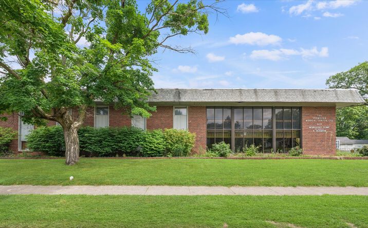 Pictures of Office property located at 701 W Fairchild Street, Danville, IL 61832 for sales - image #1