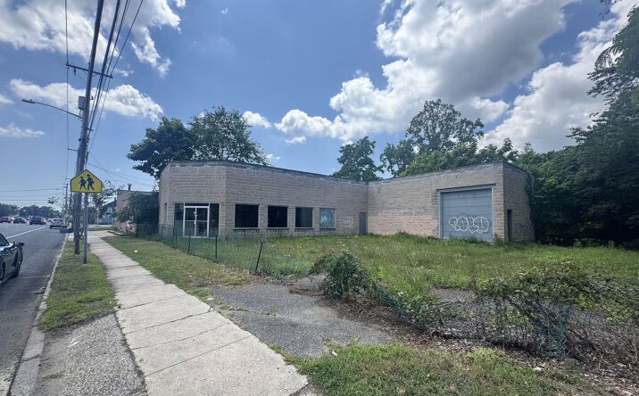Pictures of Industrial property located at 566 Broadway, Amityville, NY 11701 for sales - image #1