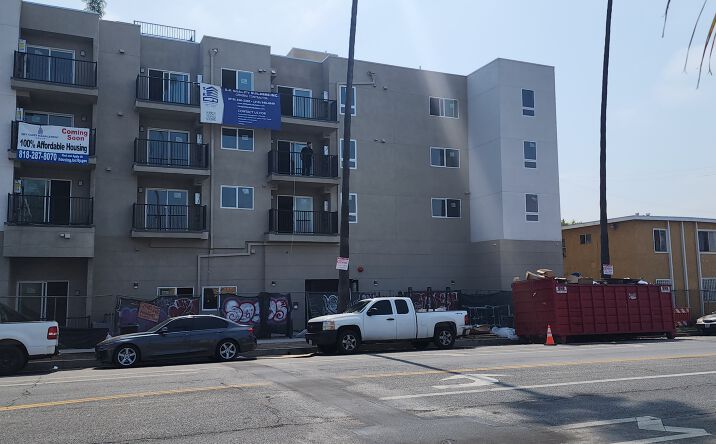 image of property at 7410 AVALON BLVD Los Angeles CA 90003-2373