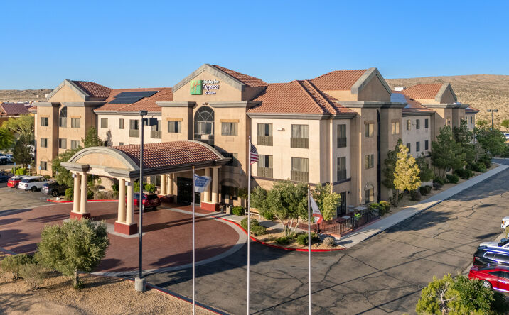 Pictures of Hospitality property located at 2700 Lenwood Rd, Barstow, CA 92311 for sales - image #1