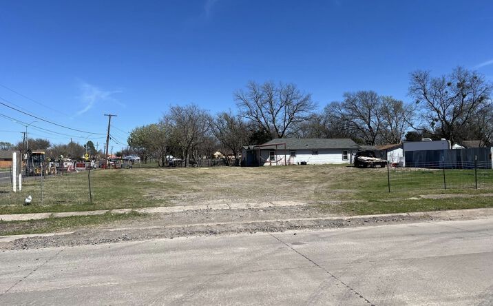 Pictures of Land, Retail property located at 9402 Scyene Rd, Dallas, TX 75227 for sales - image #1