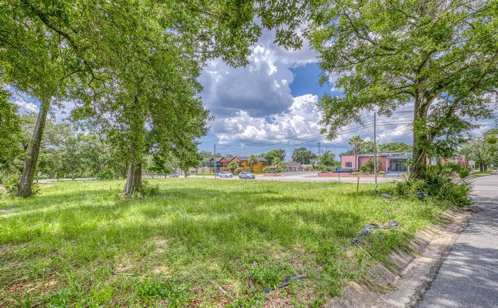 Pictures of Land property located at 320 N Pace Blvd, Pensacola, FL 32505 for sales - image #1