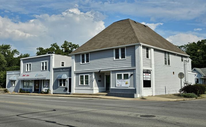 Pictures of Multifamily, Office, Retail property located at 622 E 8th St, Anderson, IN 46012 for sales - image #1