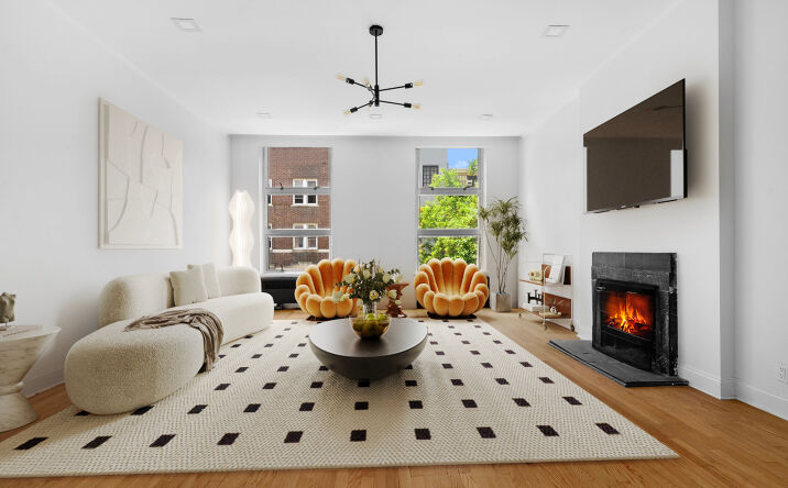 Pictures of Multifamily property located at 33 West 9th St, New York, NY 10011 for sales - image #1