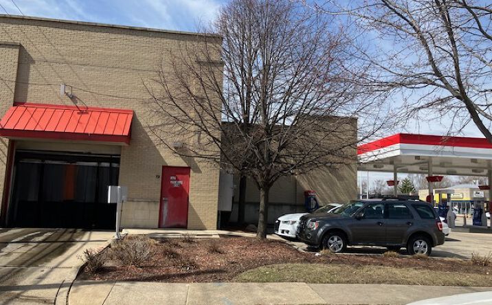 Pictures of Business for Sale, Retail property located at 1155 E Oakton St, Des Plaines, IL 60018 for sales - image #1