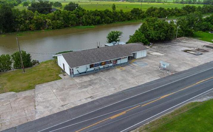 Pictures of Retail, Business for Sale property located at 8320 Highway 308, Lockport City, LA 70374 for sales - image #1