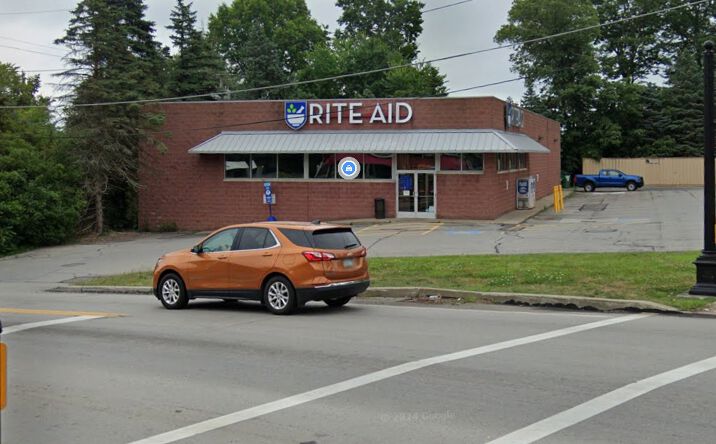 Pictures of Retail property located at 100 Franklin Street, Mercer, PA 16137 for sales - image #1