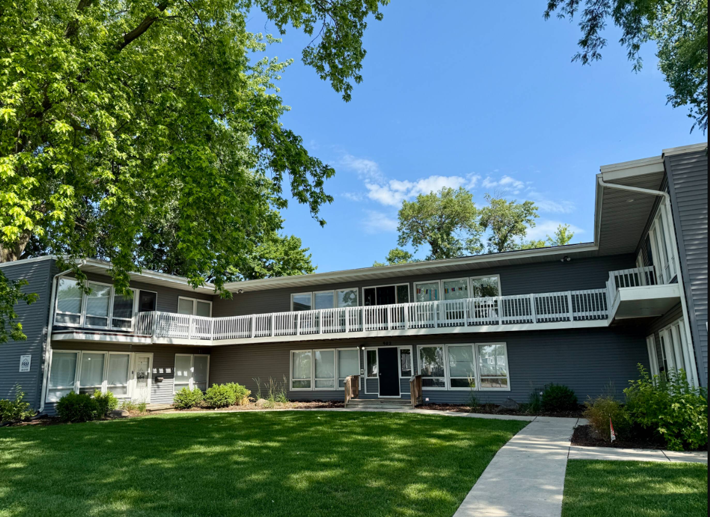 902 Badger Rd, Madison, WI 53713-2454