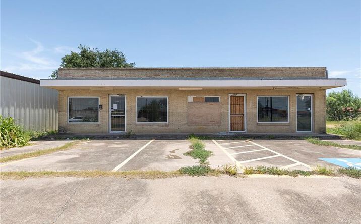 Pictures of Land property located at 520 E Cano Street, Edinburg, TX 78539 for sales - image #1