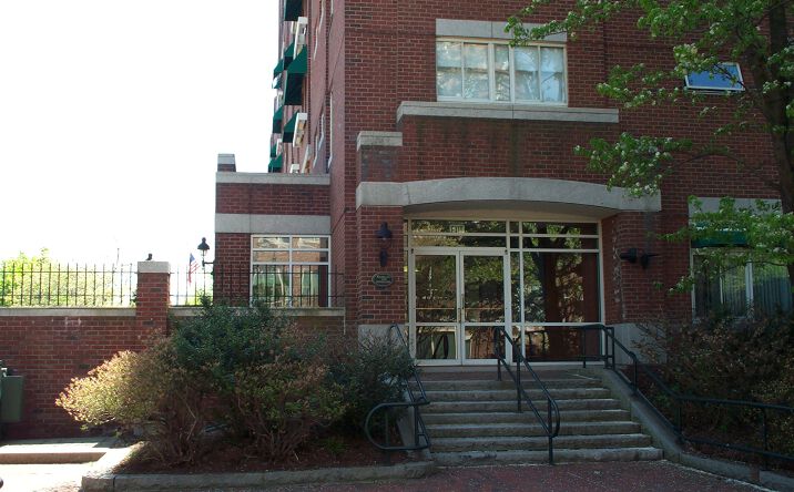 Pictures of Office property located at 4 Canal Park, Cambridge, MA 02141 for comps - image #1