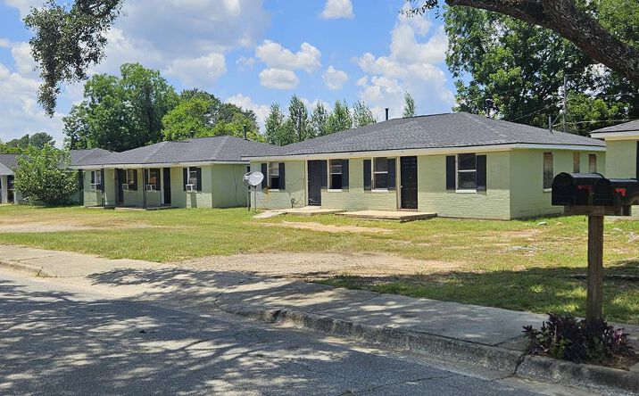 Pictures of Multifamily property located at 2601 S Jackson St, Albany, GA 31701 for sales - image #1
