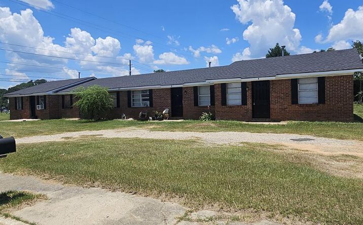 Pictures of Multifamily property located at 2126 Martin Luther King Jr Dr, Albany, GA 31701 for sales - image #1