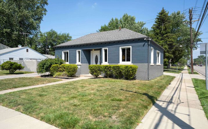 Pictures of Office property located at 1625 E 4th St, Royal Oak, MI 48067 for sales - image #1