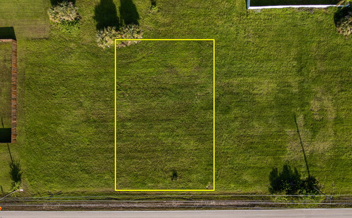 Pictures of Land property located at 820 El Dorado Blvd N, Cape Coral, FL 33993 for sales - image #1