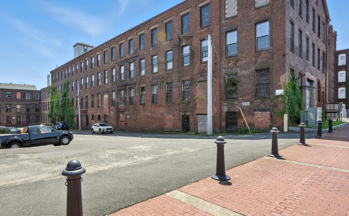 Pictures of Industrial property located at 380R Dwight St, Holyoke, MA 01040 for sales - image #1