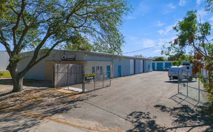 Pictures of Industrial property located at 3945 Sawyer Rd, Sarasota, FL 34233 for sales - image #1
