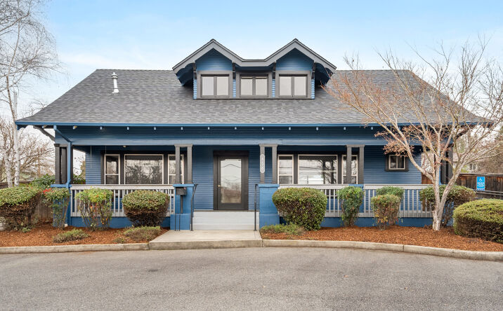 Pictures of Mixed Use, Office, Special Purpose property located at 858 NE A St, Grants Pass, OR 97526 for sales - image #1