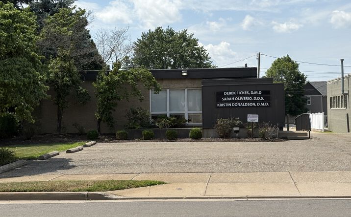 Pictures of Office property located at 309 S Chapel St, Louisville, OH 44641 for sales - image #1